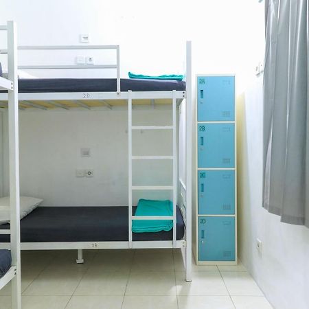 The Ruum Hostel Canggu Buitenkant foto