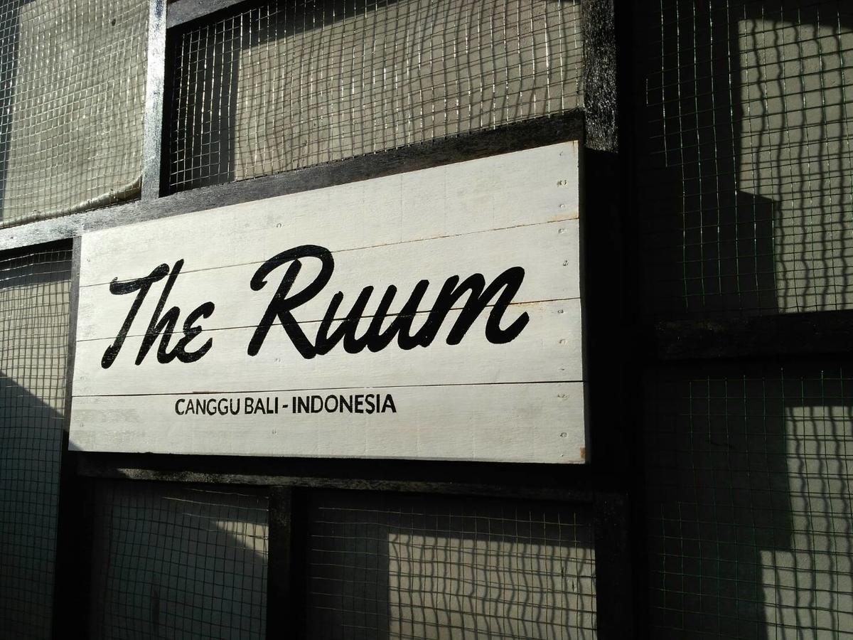 The Ruum Hostel Canggu Buitenkant foto