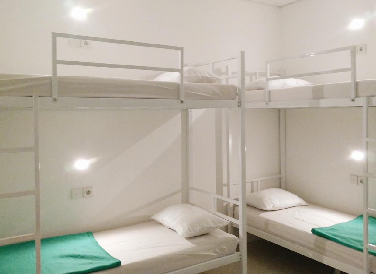 The Ruum Hostel Canggu Buitenkant foto