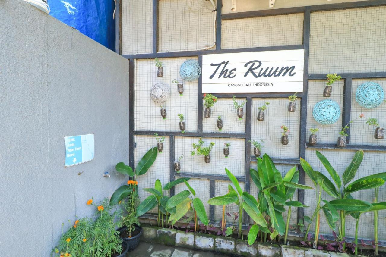 The Ruum Hostel Canggu Buitenkant foto