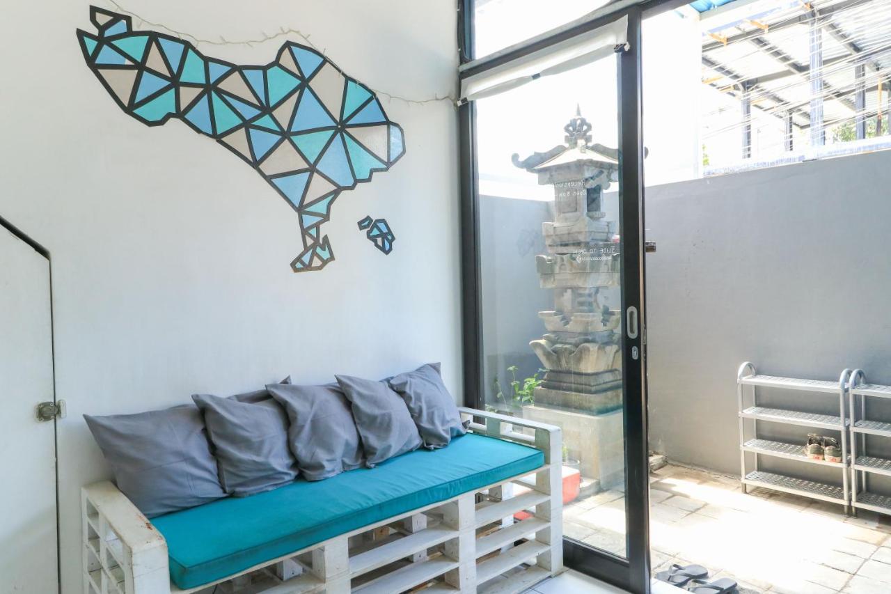 The Ruum Hostel Canggu Buitenkant foto