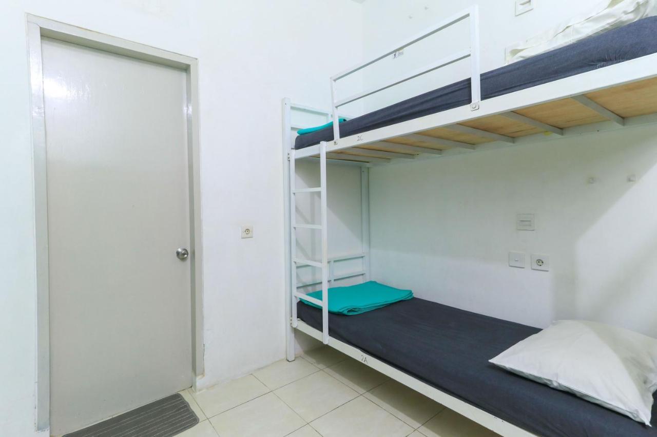 The Ruum Hostel Canggu Buitenkant foto