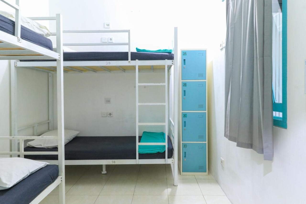 The Ruum Hostel Canggu Buitenkant foto