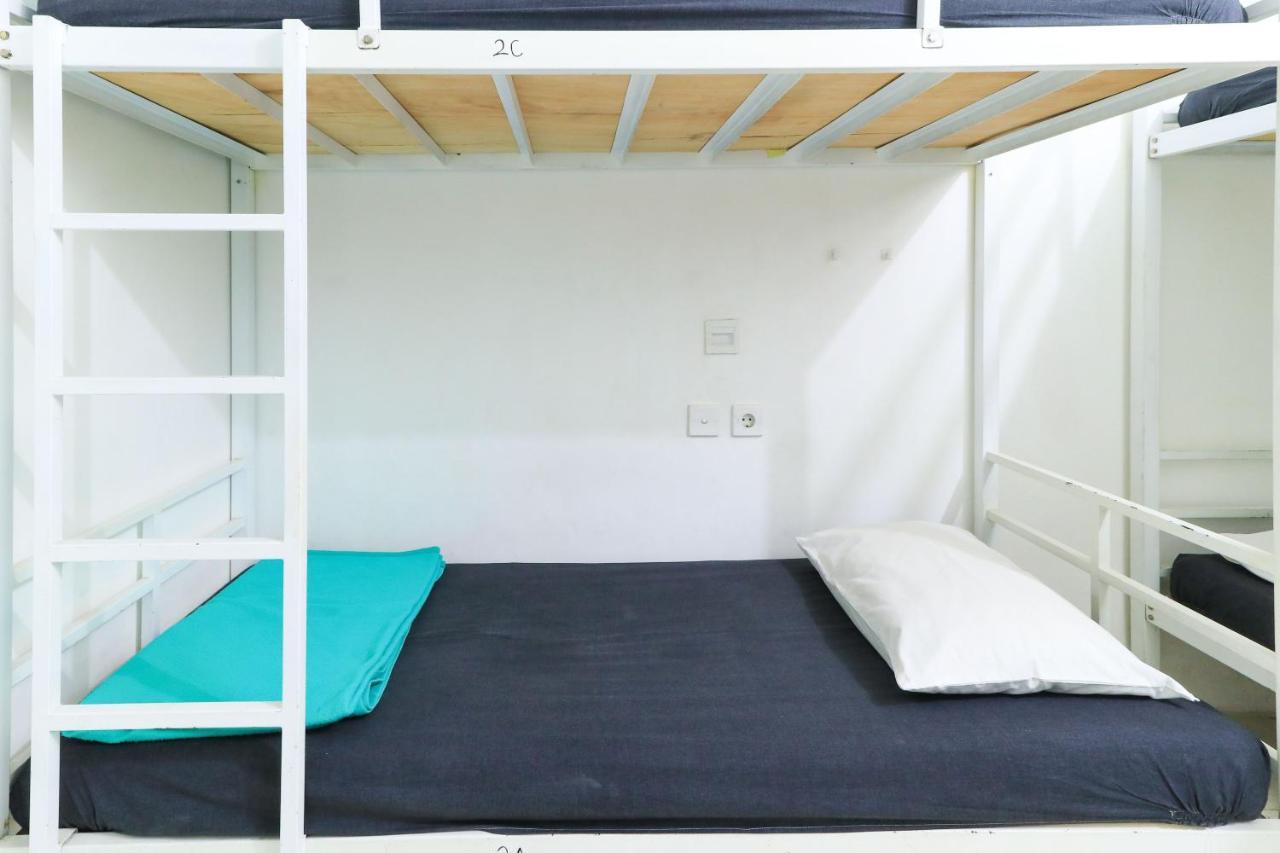 The Ruum Hostel Canggu Buitenkant foto