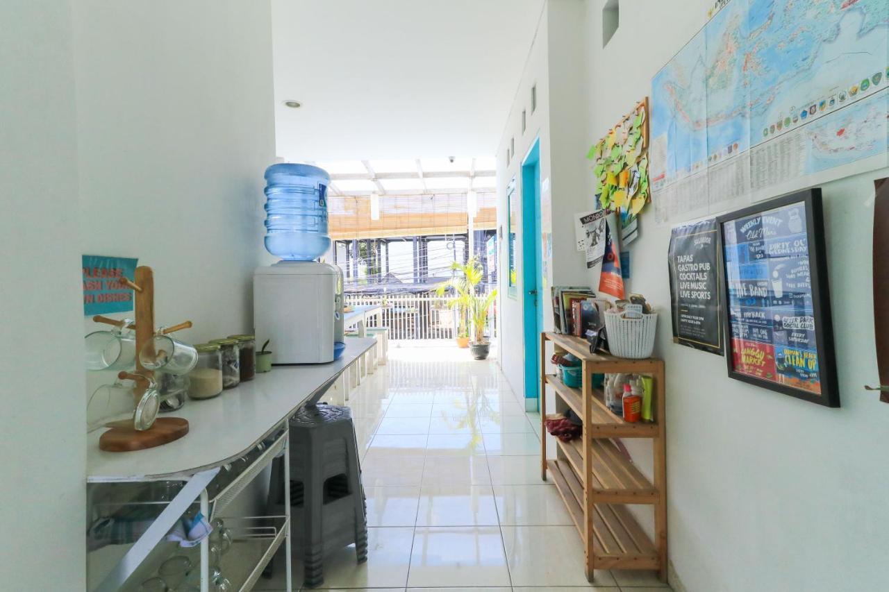 The Ruum Hostel Canggu Buitenkant foto